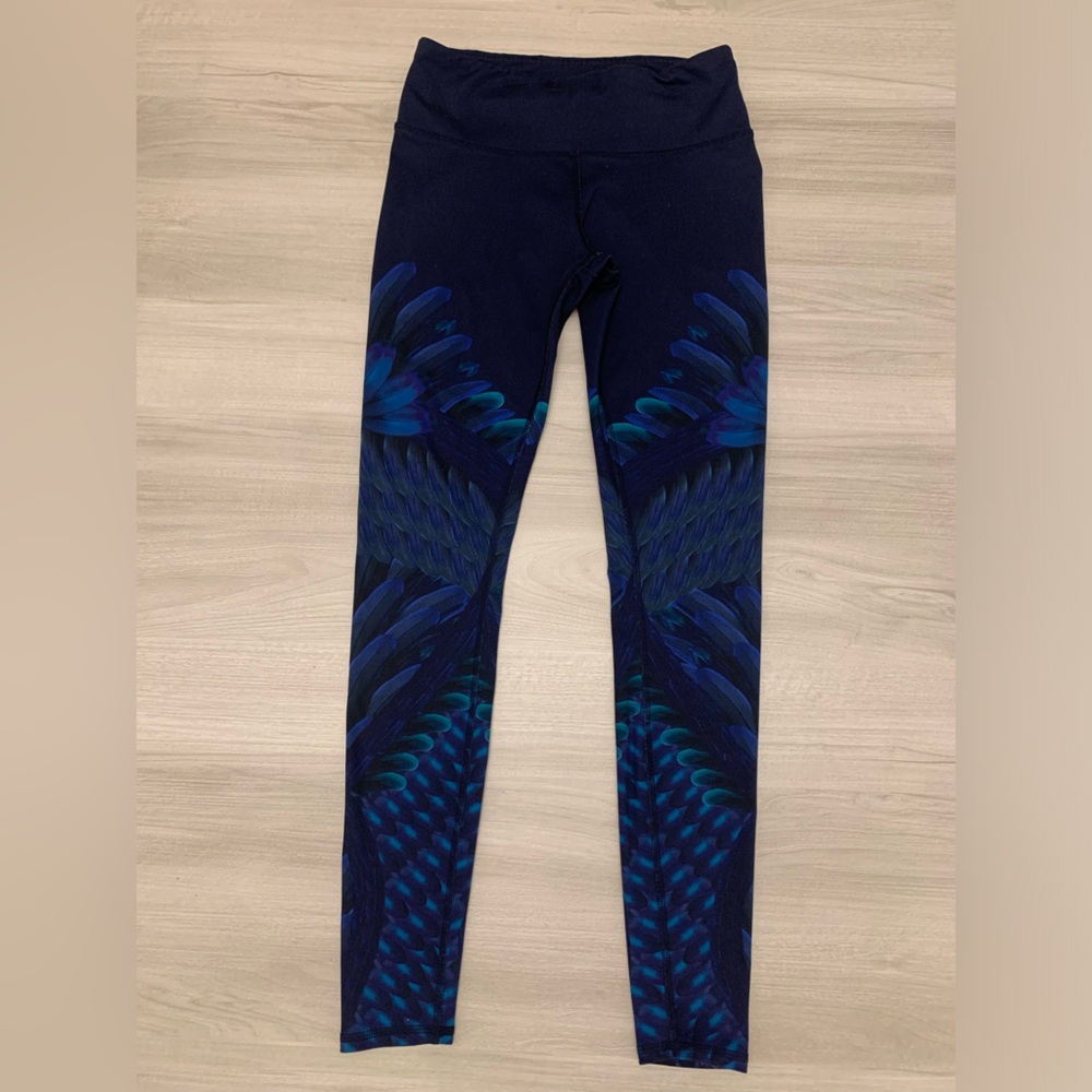 Alo Yoga Leggings Blue Airbrush Peacock Feathers‎ Women’s XS